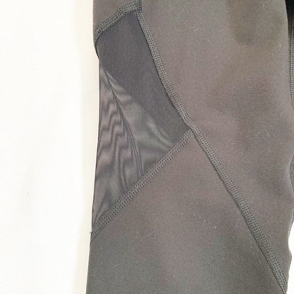 Old Navy Active Go-Dry Black Mesh Panel Cropped Leggings Womens Size Small - Picture 2 of 7
